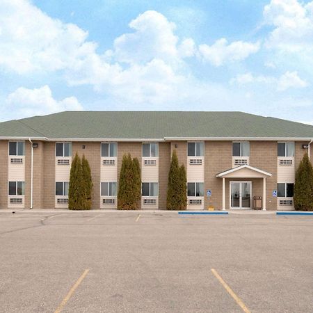 Four Seasons Inn Bottineau Eksteriør billede