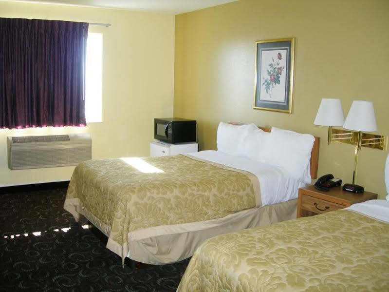 Four Seasons Inn Bottineau Eksteriør billede